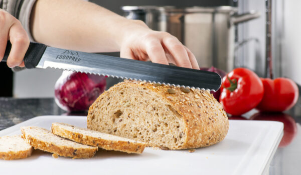 straight-serrated-knife-1500